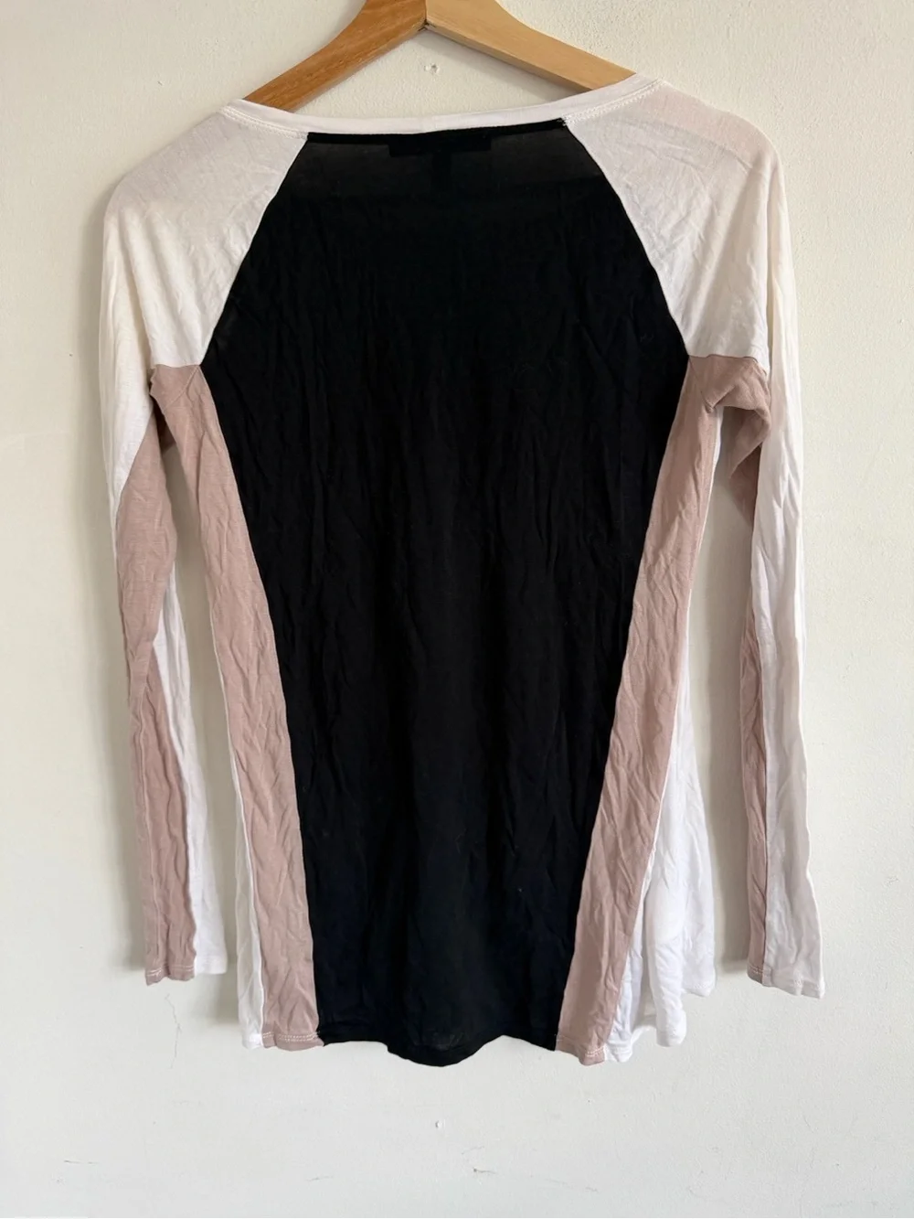 BCBGMaxAzria Black, White & Taupe Colorblock Long-Sleeve Tee